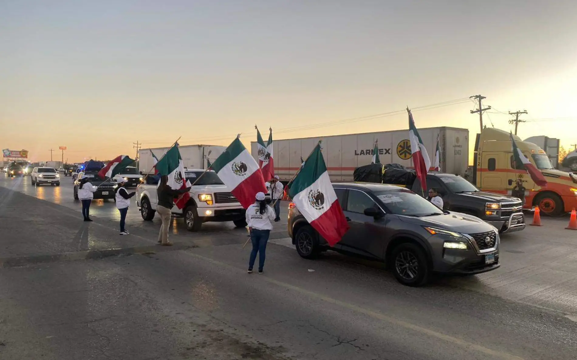 Caravana de paisanos ingresa por Nuevo Laredo más de dos mil vehículos Gobierno de NLD